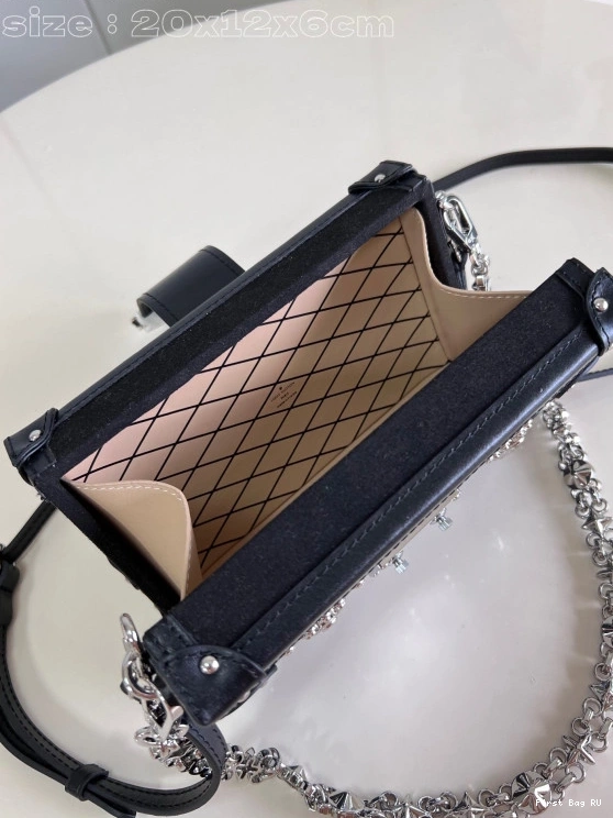 Firstbag VUITTON MALLE PETITE LOUIS 0822